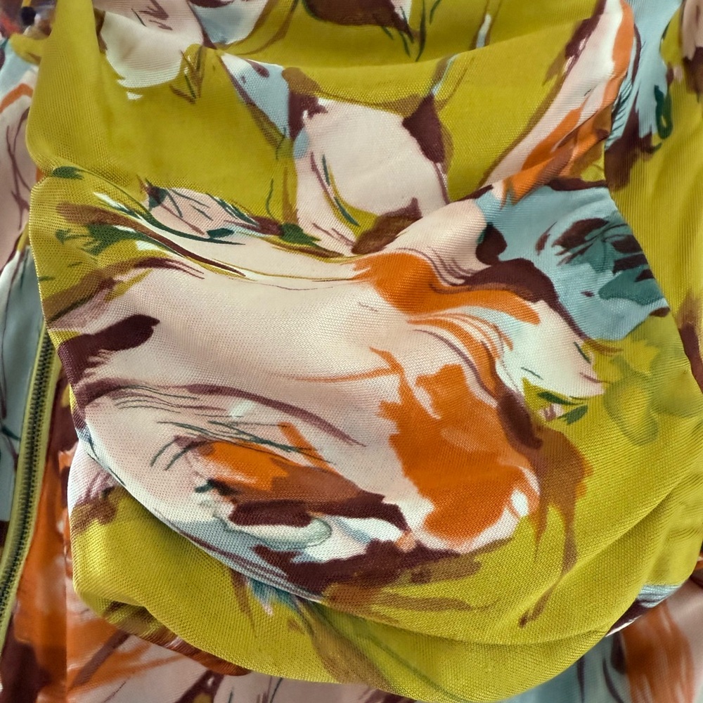Vintage St. John SoCa Yellow Silk Floral Print Top - Mustard - Picture 8 of 9